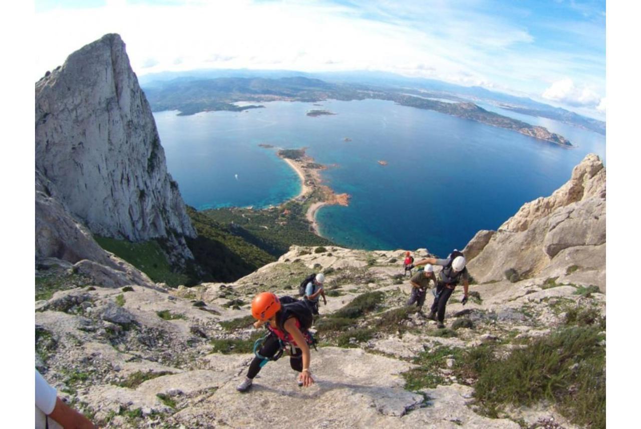 Affittacamere Arcipelago Murta Maria Exteriör bild